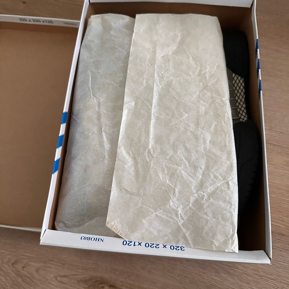 Adidas Originals JS Wing Sneakers - Picture 5 of 15